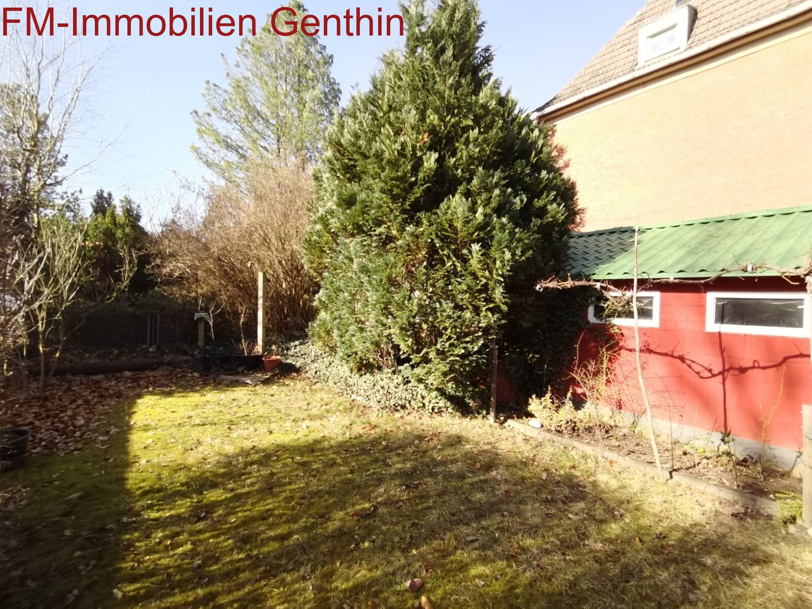 Garten mit Gartenhaus