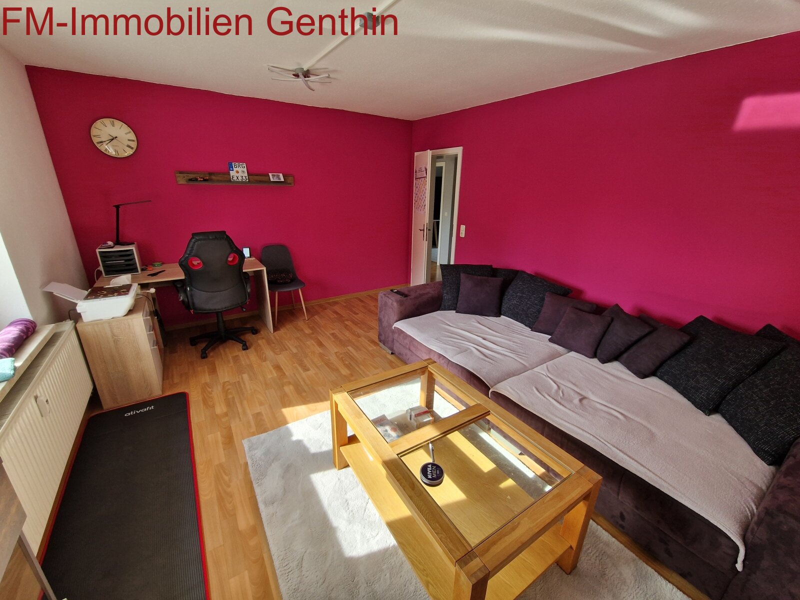  Großes Wohnzimmer 
