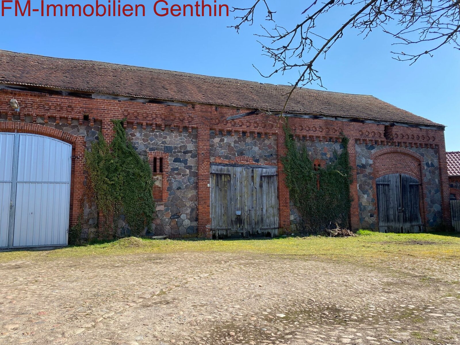 Rechte Scheunenseite