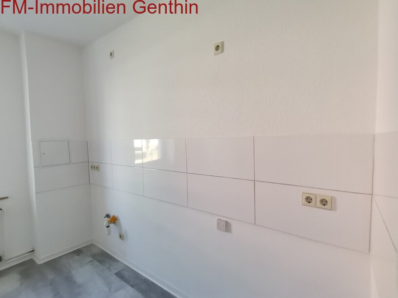 Fliesenspiegel und ausreichend Steckdosen Fliesenspiegel und ausreichend Steckdosen