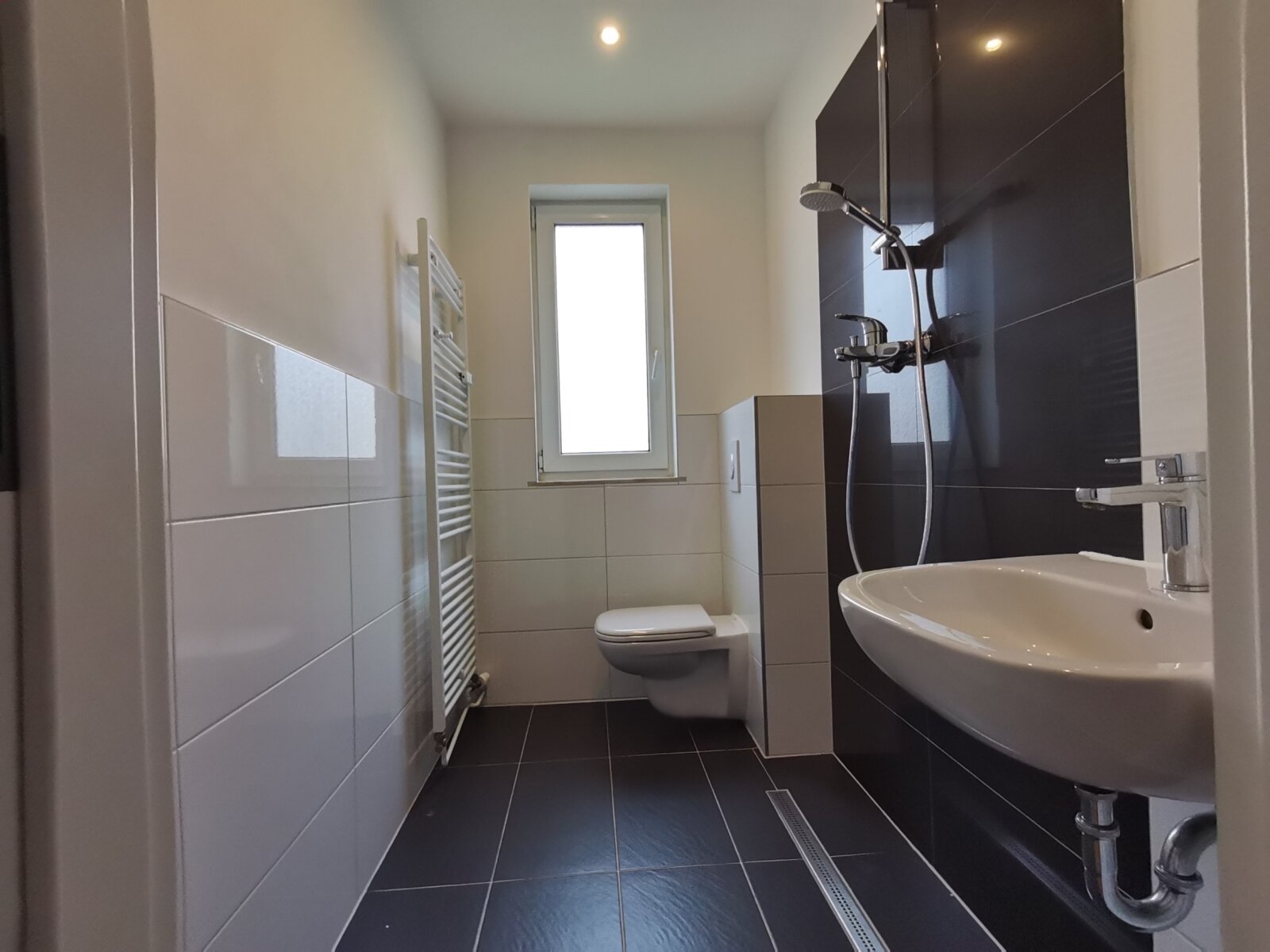 Badezimmer mit Dusche Badezimmer mit Dusche