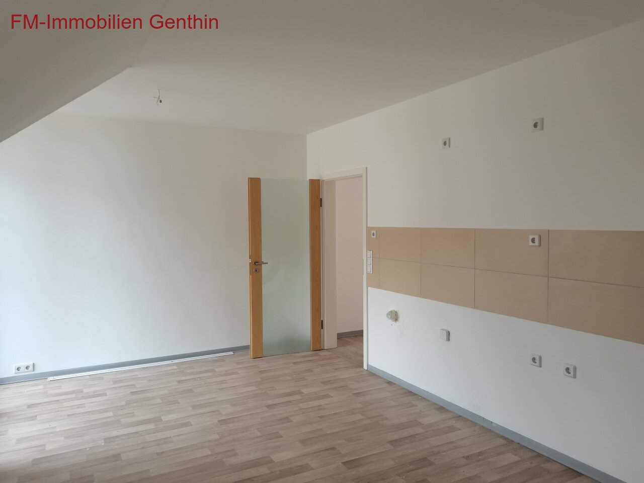 Fliesenspiegel im Küchenbereich Fliesenspiegel im Küchenbereich