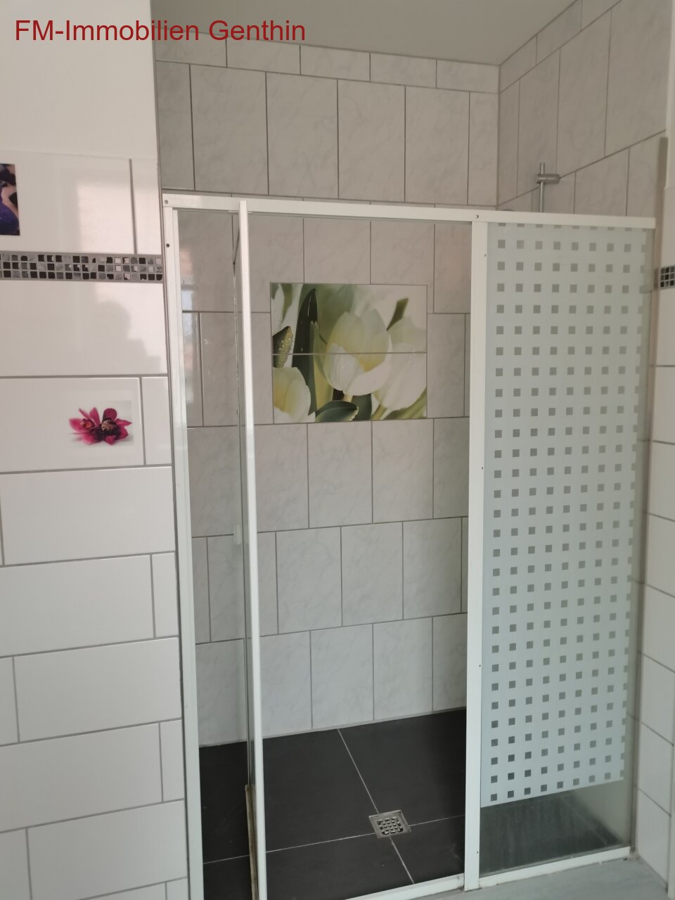 Bad mit Dusche Bad mit Dusche